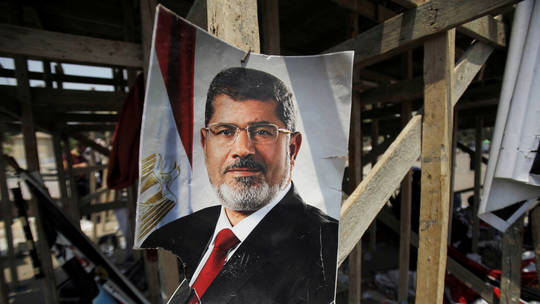 جريدة ميدان التحرير -اﻷخبار - نجل مرسي لـ"رويترز": السلطات المصرية رفضت السماح بدفنه في مقابر العائلة
